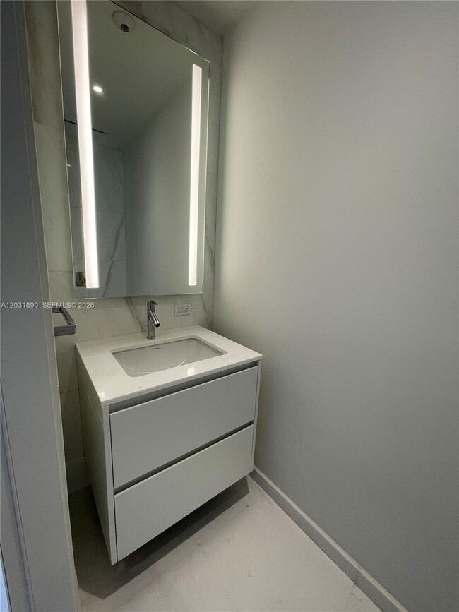 Building Photo - 300 Biscayne Blvd Way