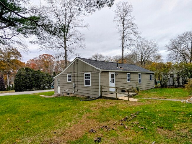 Building Photo - 2529 Main St