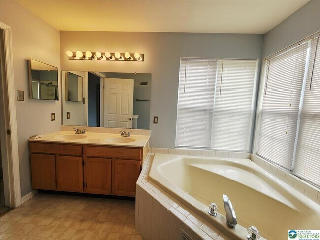 Building Photo - 236 Lenape Trail