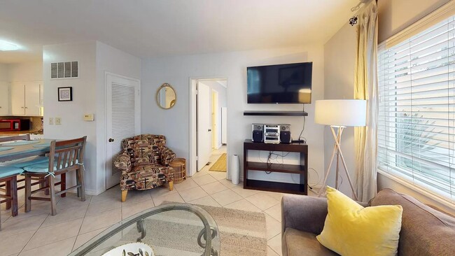 Building Photo - 3360 Garfield St