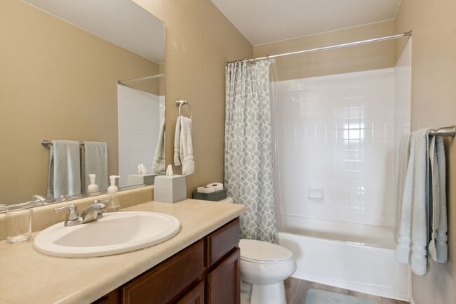 Building Photo - Modern and Updated 3-Bedroom, 2.5 Bathroom Home with Solar in Windshire Park