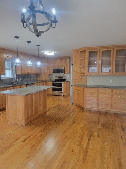 Building Photo - 3370 Westbrook Rd