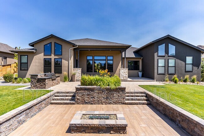 Building Photo - 4001 Whispering Pine Loop