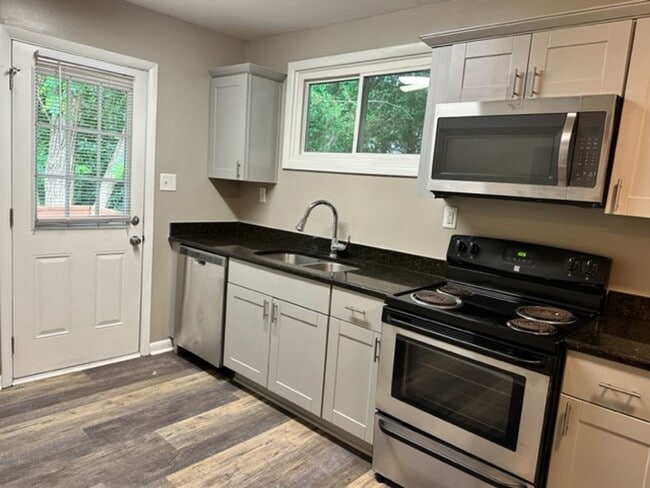 Building Photo - $1000 in Rent Savings + Lifestyle Bonus!! ...