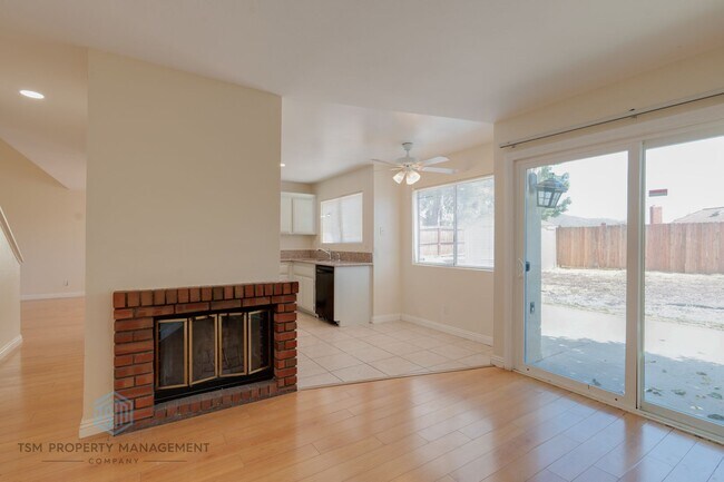 Building Photo - 4 Bed 3 Bath Single Family House with Large Backyard in Moreno Valley