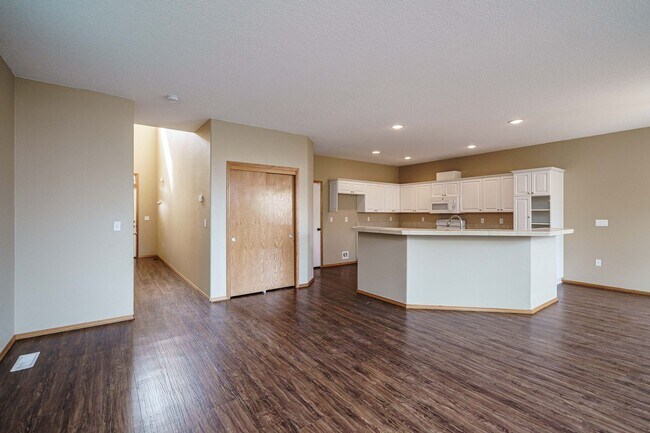 Building Photo - 3 bedroom 2.5 Bath - On Dead End Street - Low Maintenance Fenced Yard - Community Center with Swi...