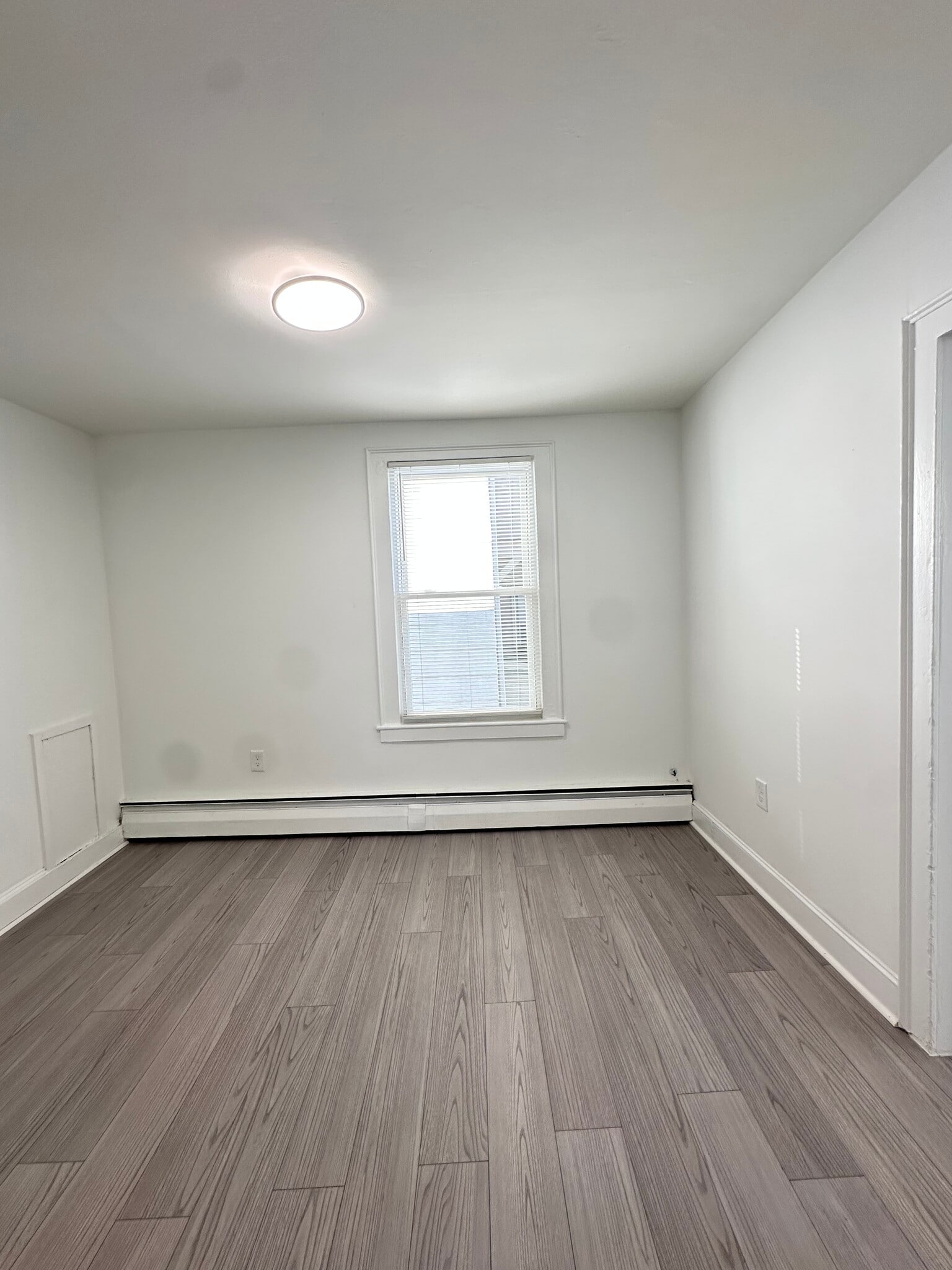 Building Photo - 176 Pearl St