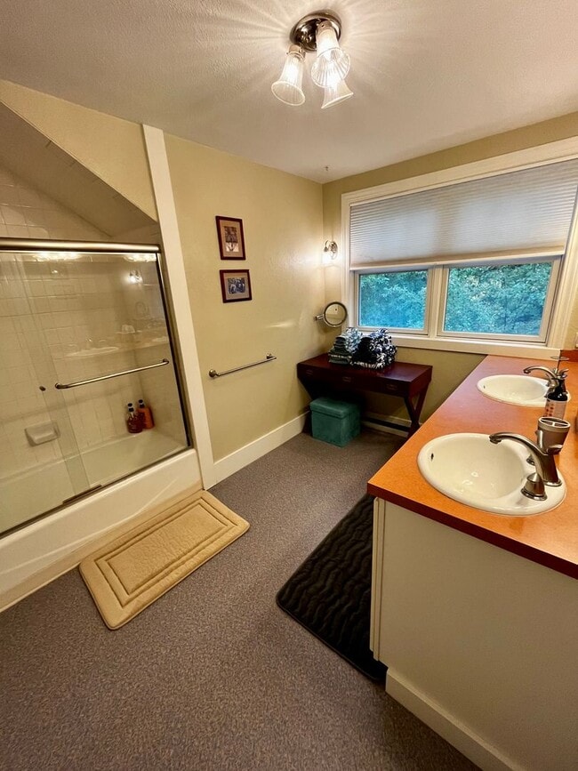 Building Photo - Fully Furnished and Fully Stocked Home For Rent Next to Cooper Park in Bozeman