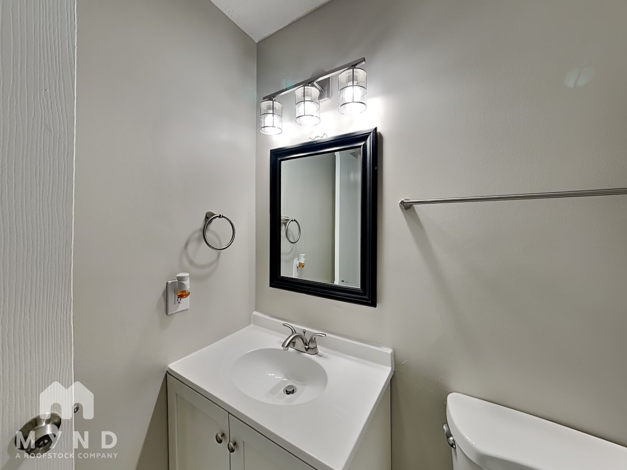 Building Photo - 4573 Dungannon Dr