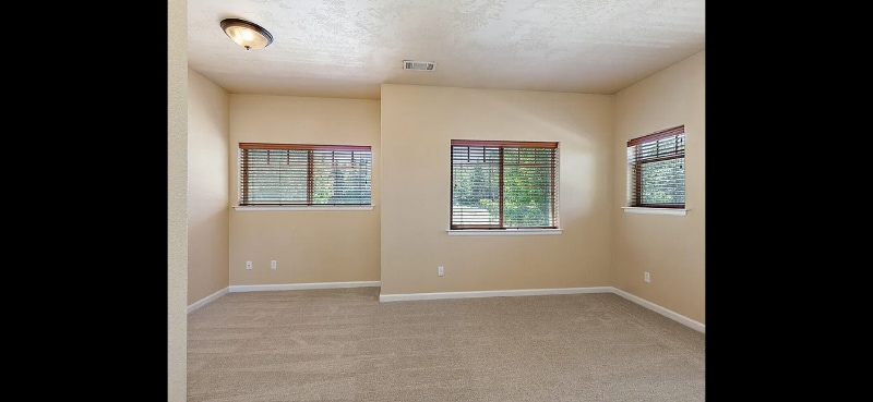 Building Photo - 1716 SE Softwood Way