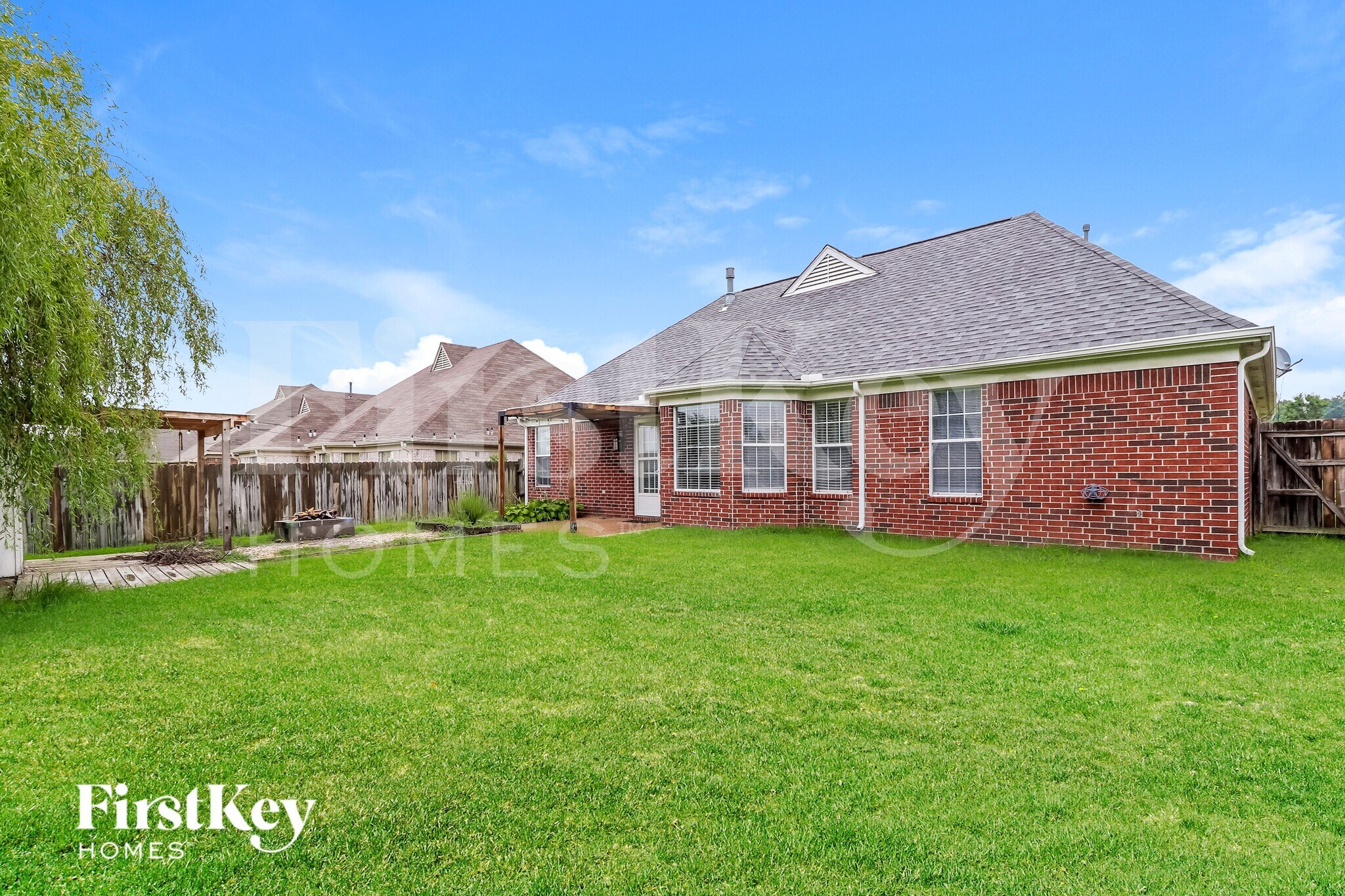 Building Photo - 1097 Red Fern Cir W