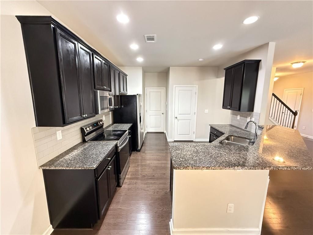 Building Photo - 1739 Charcoal Ives Rd