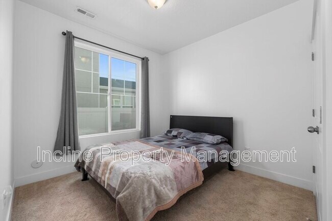 Building Photo - 766 S 850 W