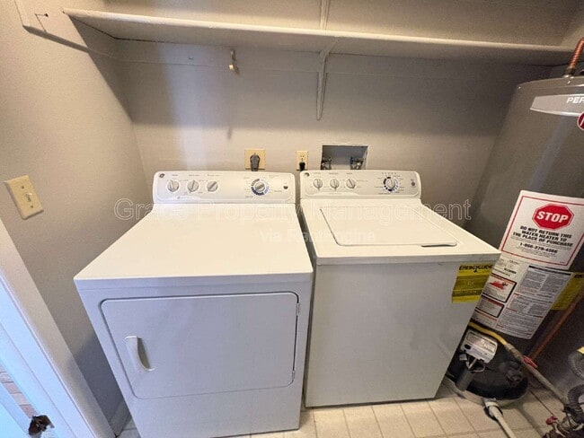 Building Photo - 3541 S Kittredge St