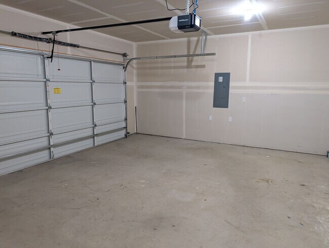 Building Photo - 626 Stacey Pl