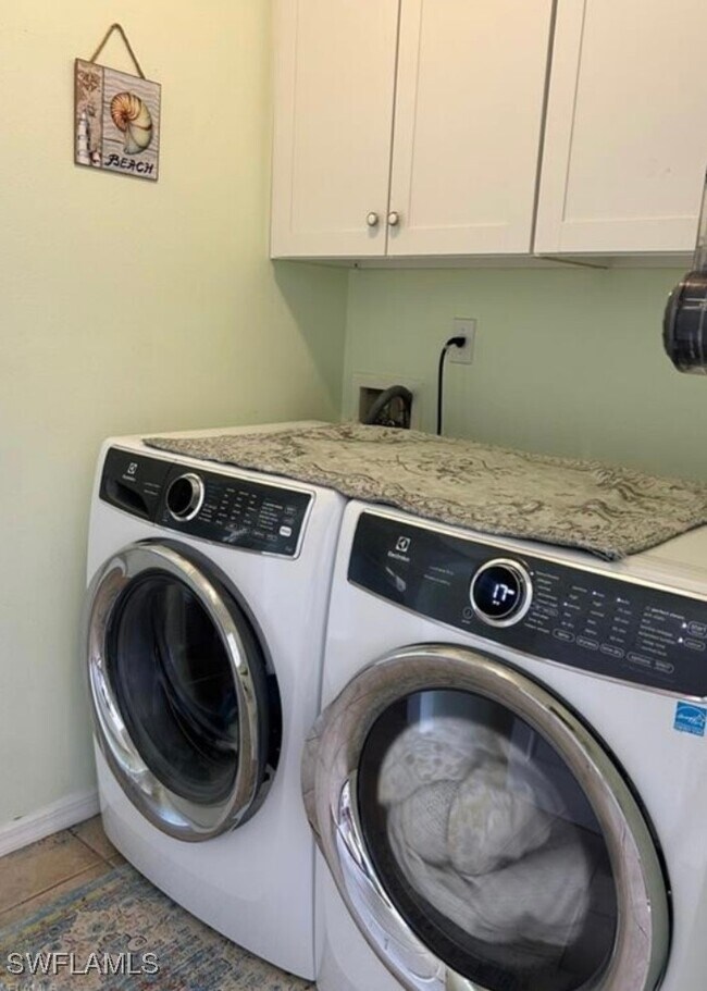 Building Photo - 121 Ginger Rd