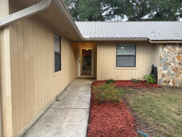 Building Photo - 519 Nutmeg Ave