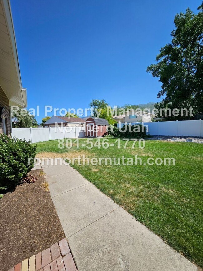 Building Photo - Stunning 5 Bedroom Home in Kaysville Now A...