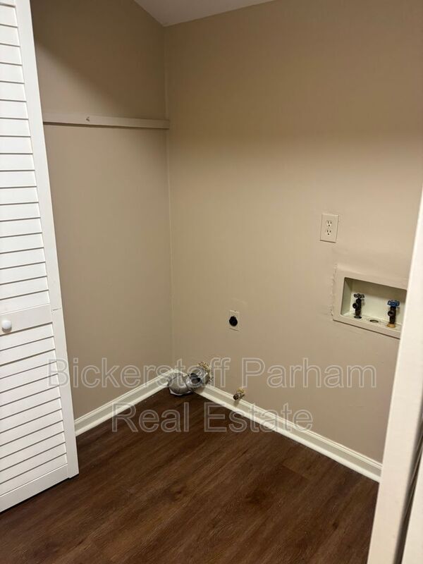 Building Photo - 6313 Olde Towne Dr