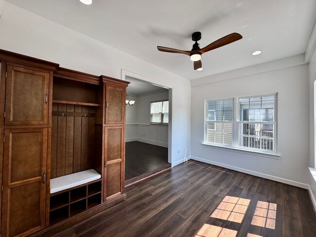 Building Photo - A Block From The Beaches! Ready 09-21-26! Oversized Parking Pad, Pet Friendly!