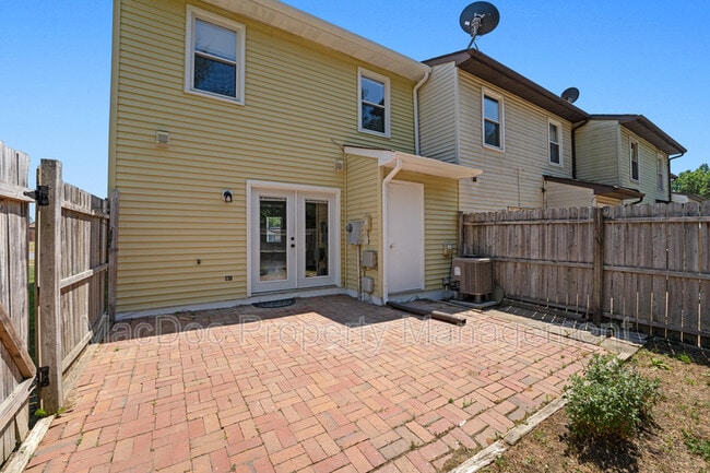 Building Photo - 5239 Daffodil Dr