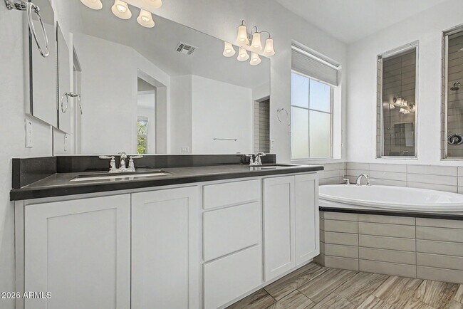 Building Photo - 1575 W Marlin Dr