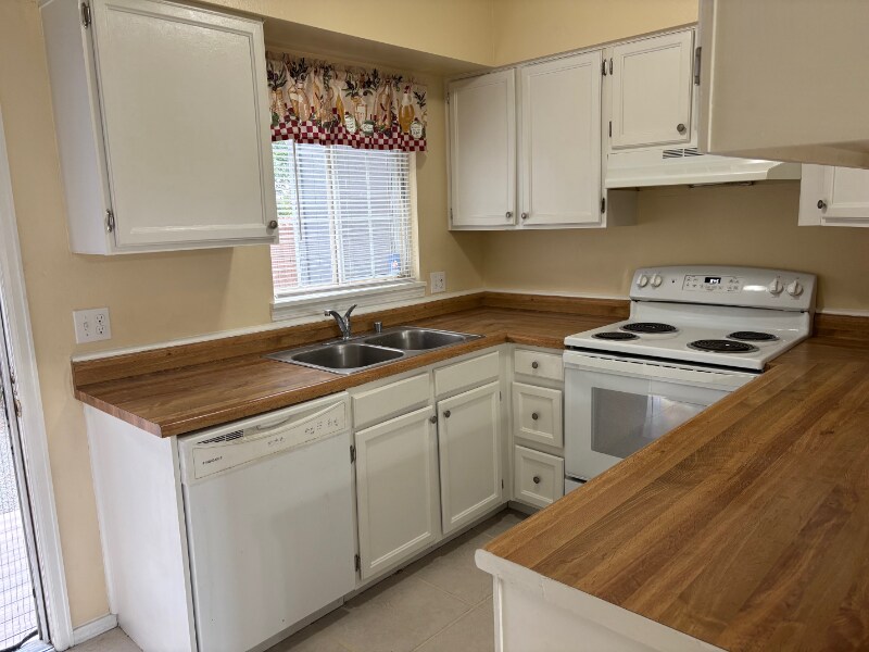 Building Photo - 4148 Charleston Dr