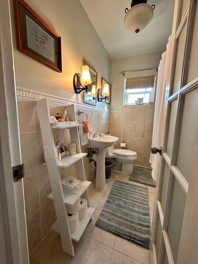 Building Photo - 3036 Coral Shores Dr