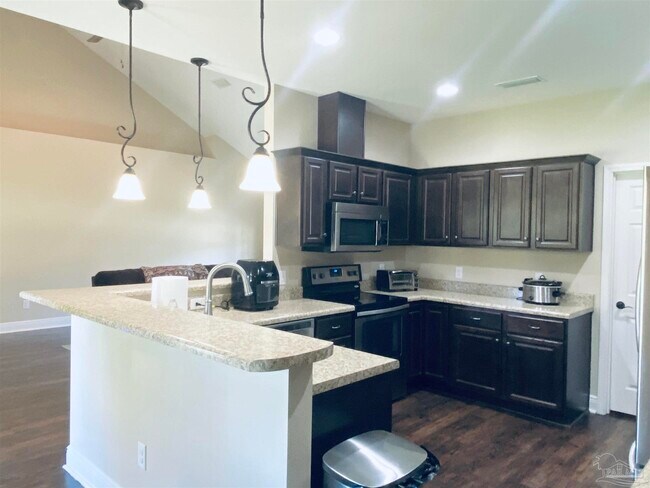 Building Photo - 1671 Eagle Terrace