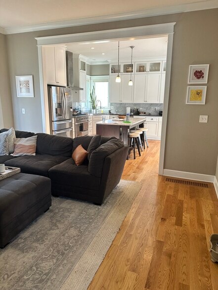 Building Photo - 3712 SE Yamhill St