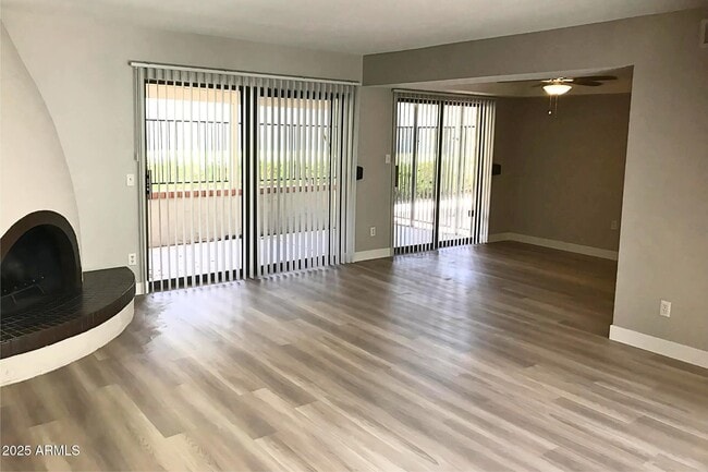 Building Photo - 7653 E Vista Dr