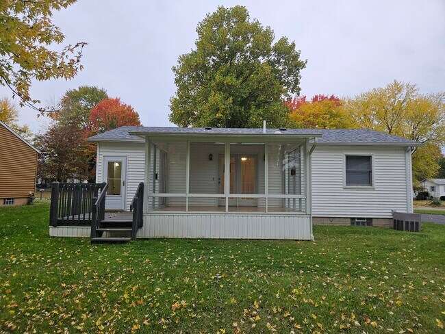 Building Photo - 8127 Anderson Ave NE