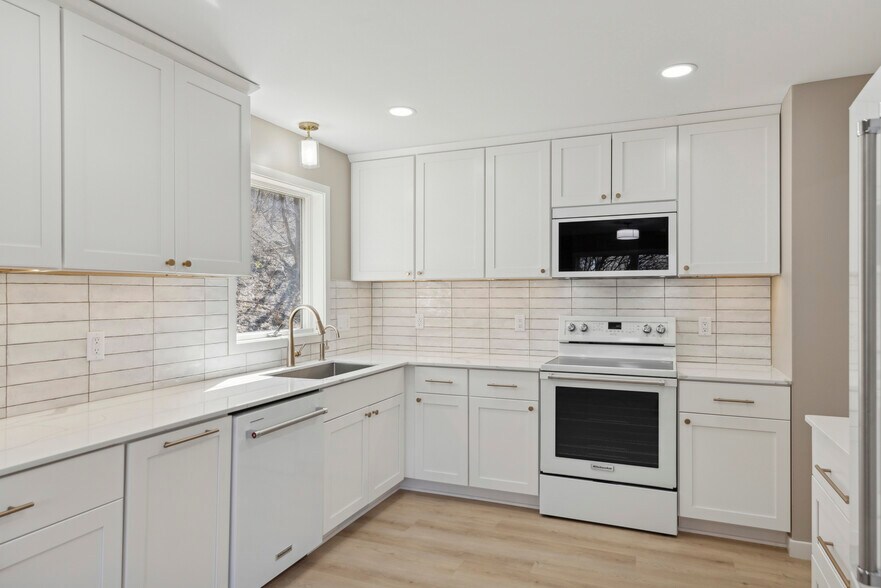 Building Photo - 1205 Sterling Way