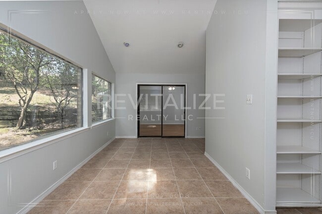 Building Photo - Beautifully Updated 3-Bedroom Home with Granite Kitchen & Sunroom Retreat!