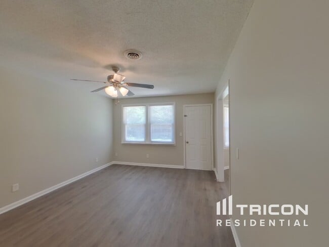 Building Photo - 2308 S Partridge Cir