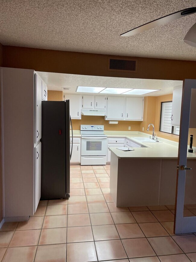 Building Photo - OWNER'S SUMMER SPECIAL-$300 OFF first 3 months! Sparkling Pool Home!