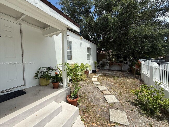 Building Photo - 275 NW 46th St