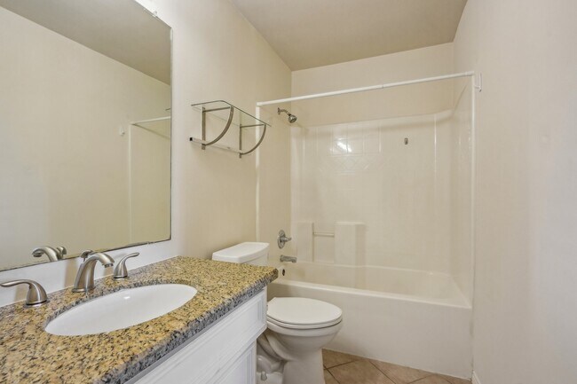 Building Photo - 1719 Redwing Pines Dr