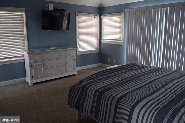 Building Photo - 205 W Brigantine Ave