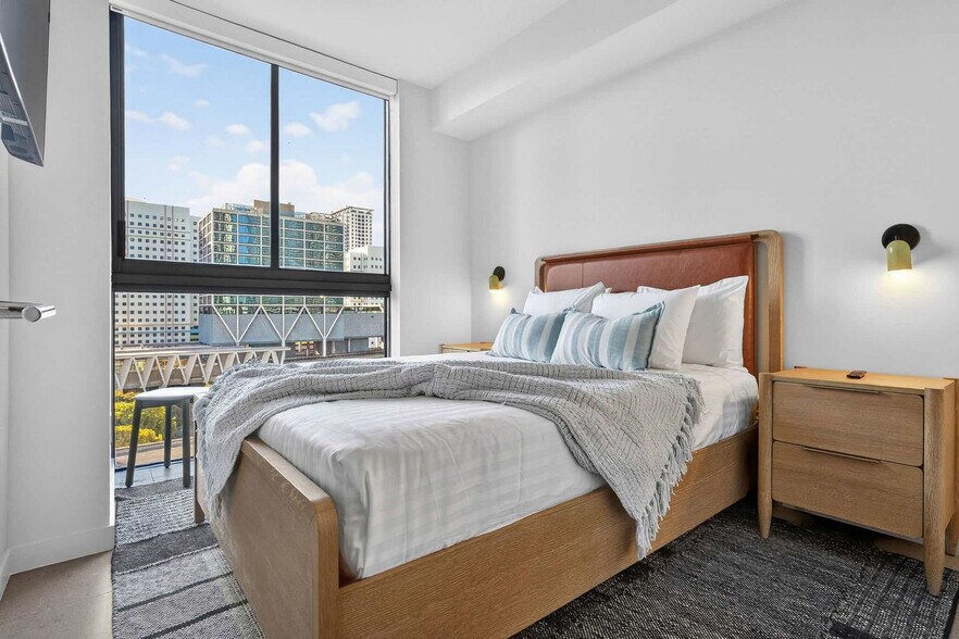 Building Photo - 11 NE 6th St