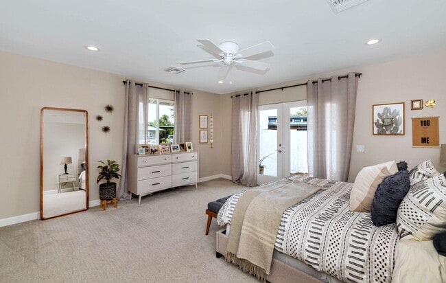 Building Photo - 6202 E Calle Redonda