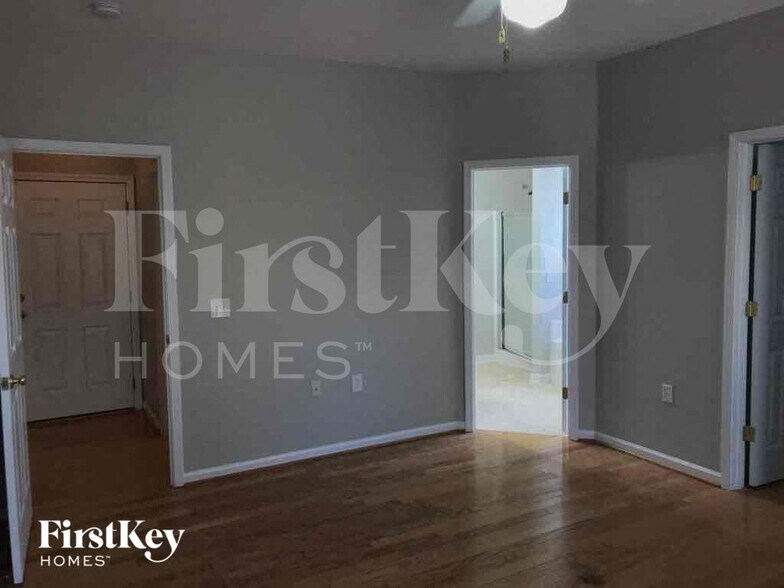 Building Photo - 4065 Eastford Court