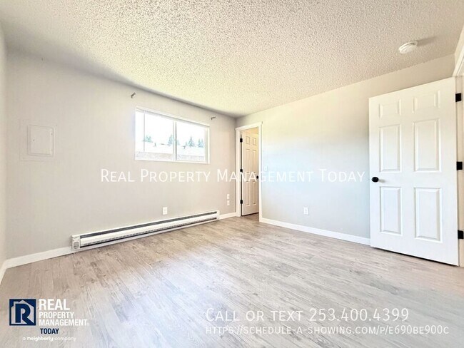 Building Photo - 1410 Josephine Ct SE