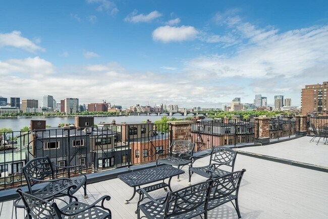 Building Photo - 259 Beacon St