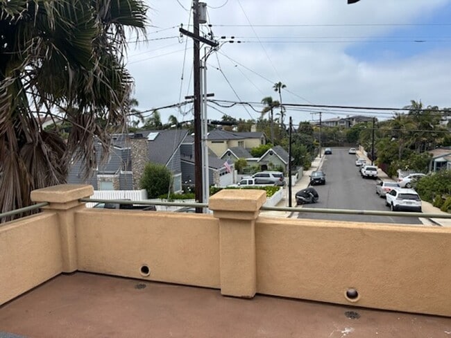 Building Photo - Minutes to Moonlight Beach | Stunning 5 Bedroom Encinitas Home