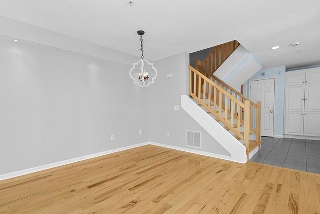 Building Photo - 1303 Old Bridge Ln
