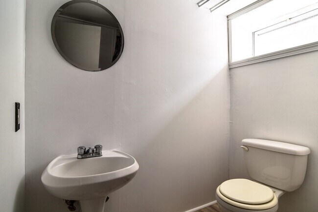 Building Photo - 57 Coburn Ave