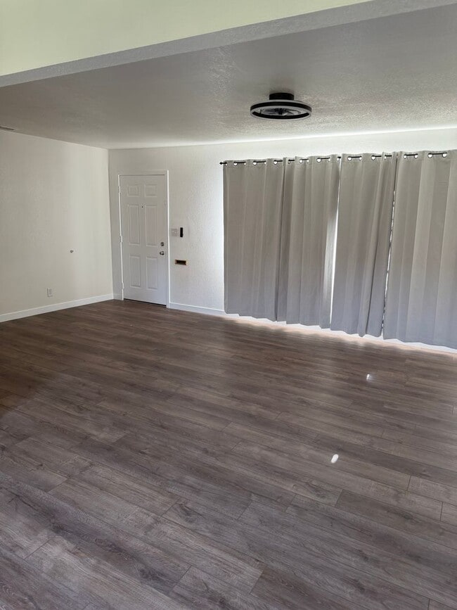 Building Photo - Fullerton Single Story Beauty