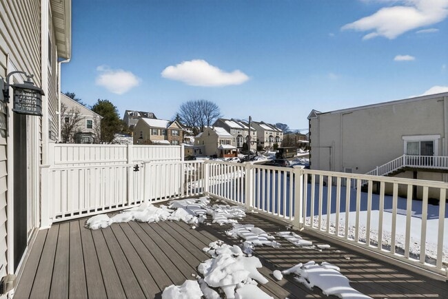Building Photo - Gorgeous Recently Renovated 3 BR, 2.5 Bath Conshohocken Townhome!