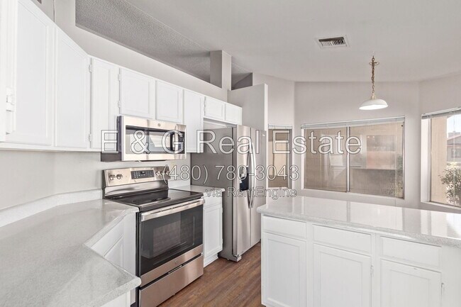 Building Photo - 8651 N 107th Dr